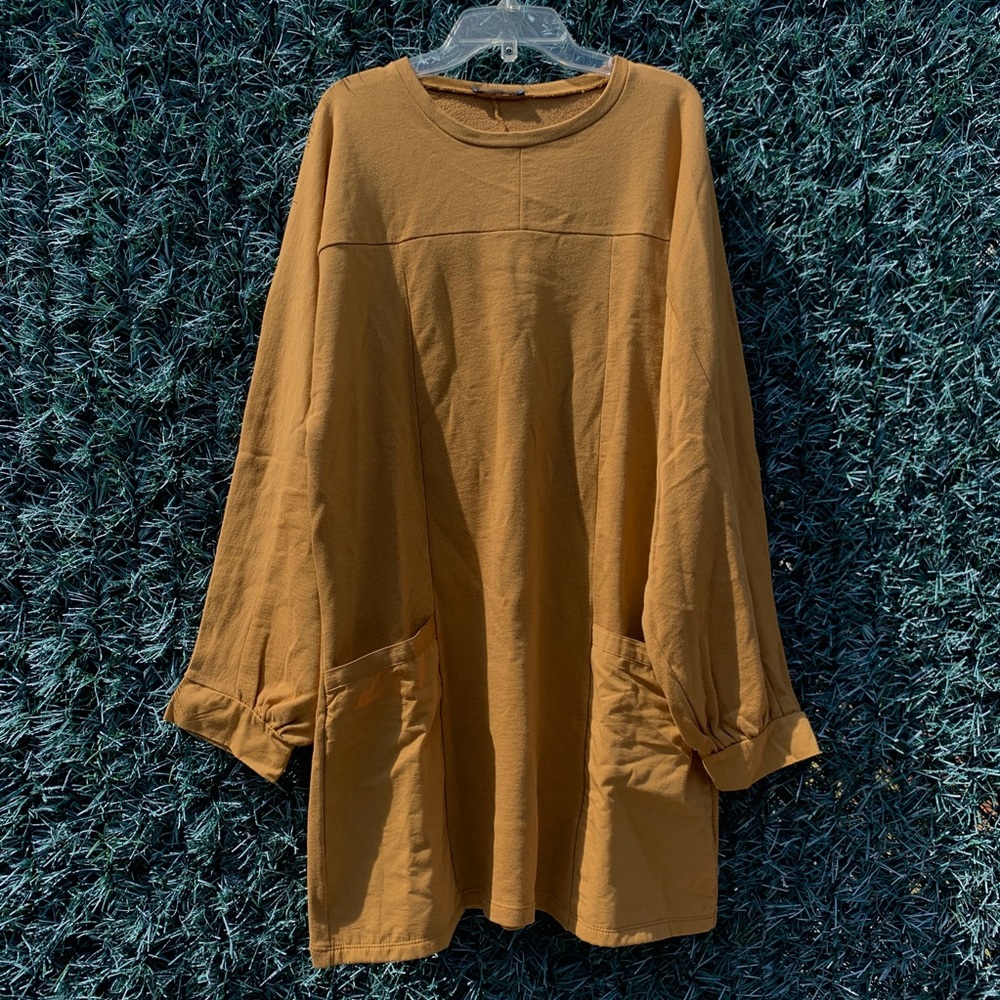 Mini dress with puffed sleeves